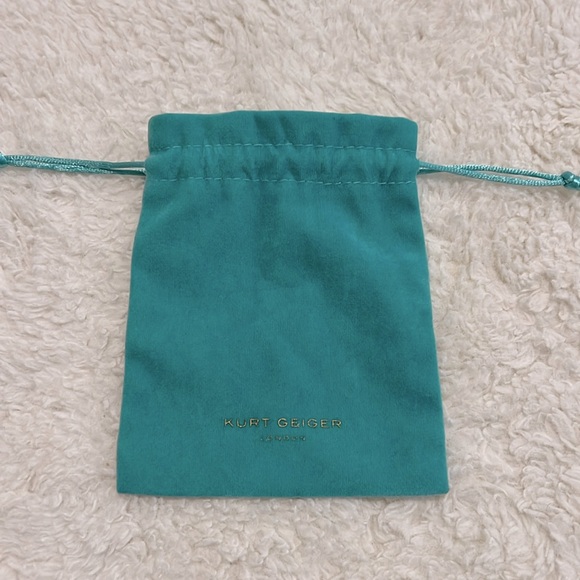❤️ Kurt Geiger Travel Jewelry Storage Dust Bag NWOT - Picture 1 of 5